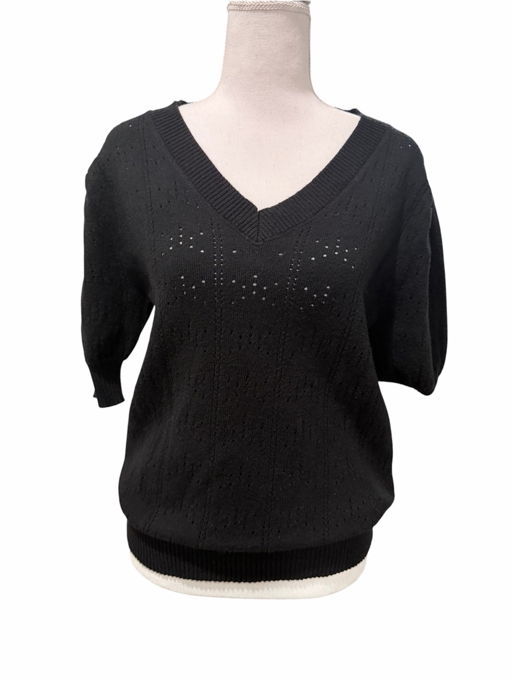 Women’s Black Pointelle V-Neck Short Sleeve Knit Sweater Size Large